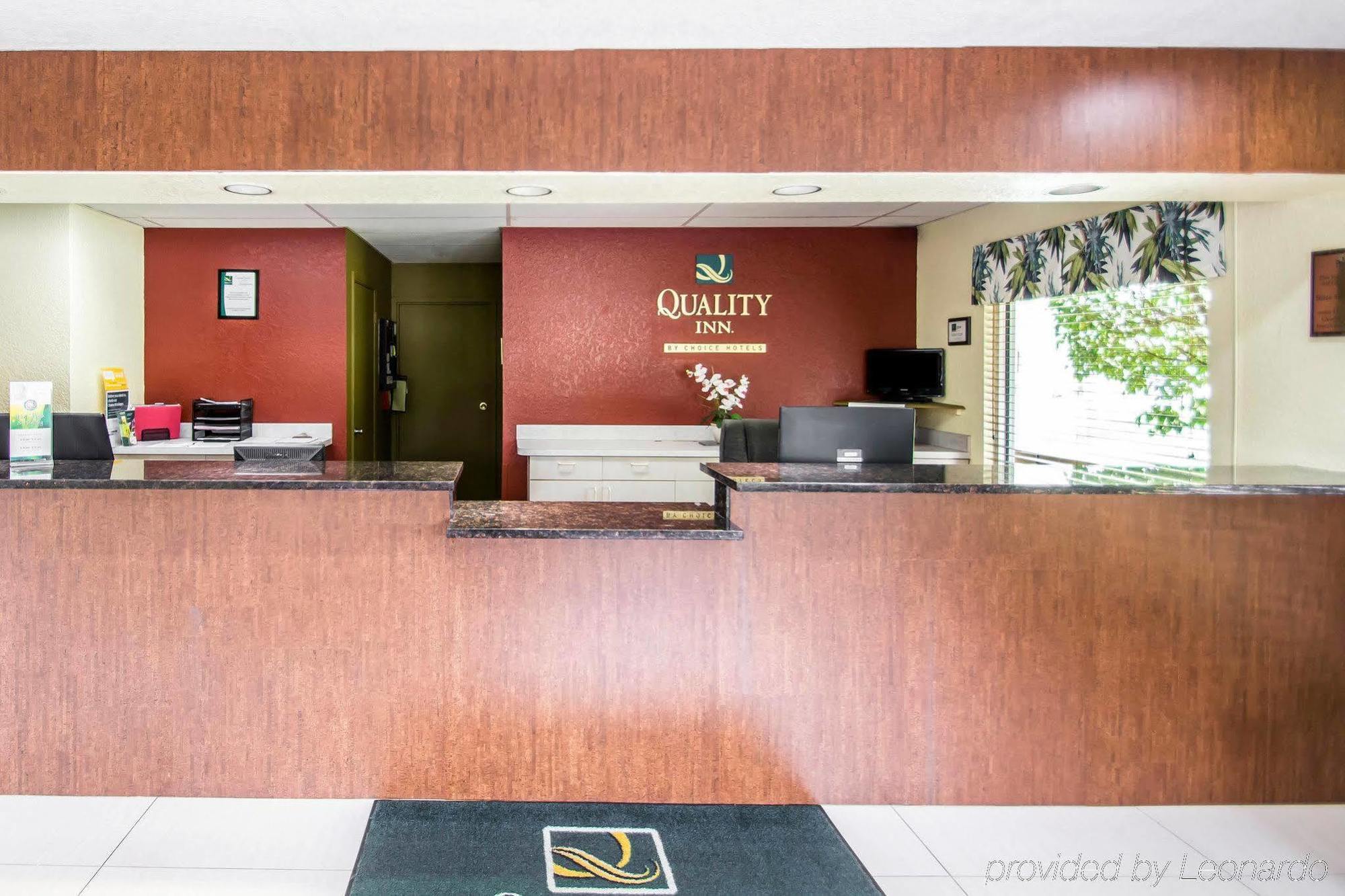 Quality Sarasota I-75 Inn 2*